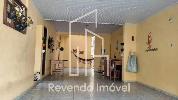 Sobrado à venda no Jardim Guaianazes com 200m² 5dormitórios 3 banheiros 2 vagas
