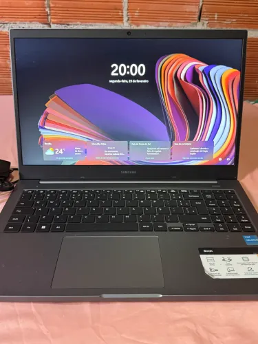 Notebook Samsung Galaxi Book 256GB 4GB RAM