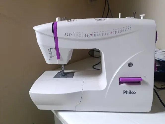 Maquina de costura portátil Philco pmc33b