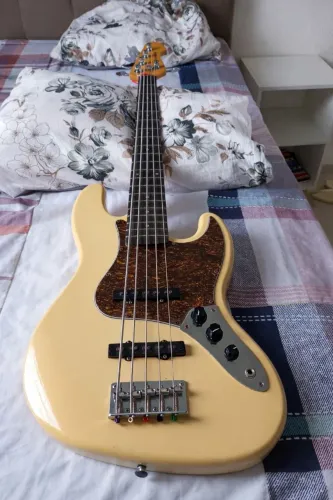 Baixo jazz bass 5 cordas
