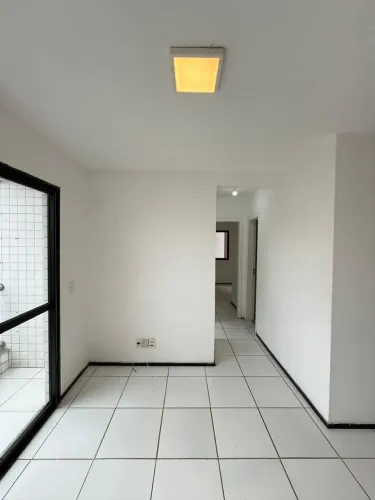 Imóvel para aluguel possui 57 metros quadrados com 2 quartos em Calhau - São Luís - MA