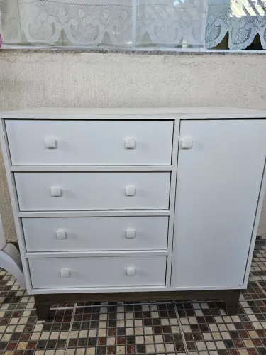 Vendo cômoda infantil.