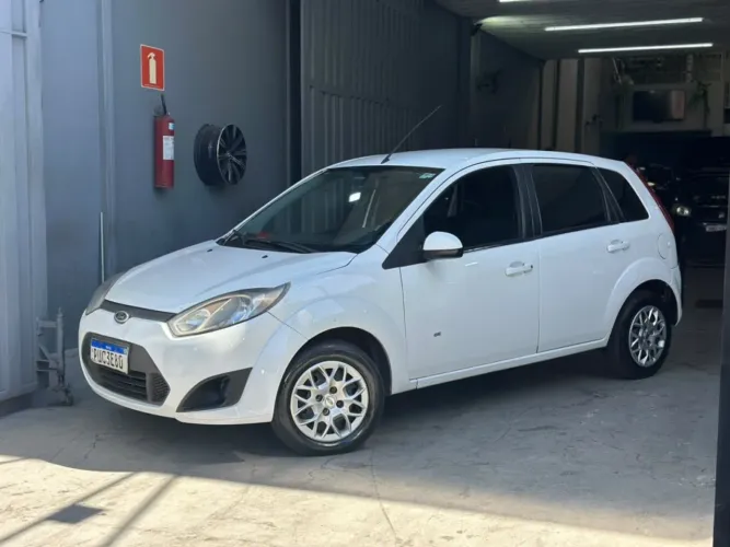 Ford Fiesta 1.0 Rocam SE Plus Hatch 8V Flex 4P Manual 2014