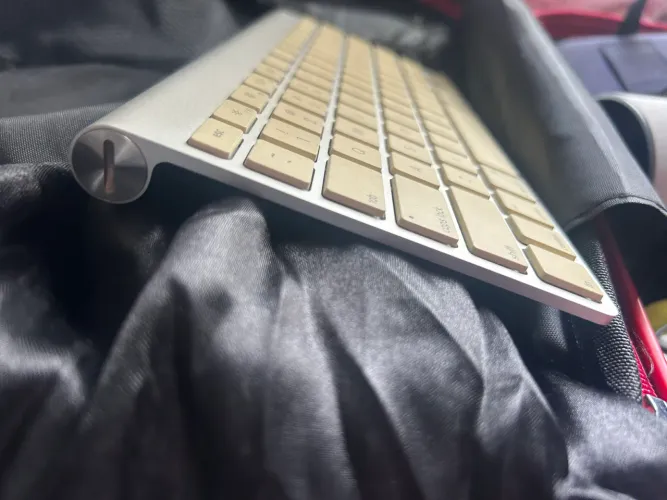 Teclado Apple Wireless MC184E/B (A1314)