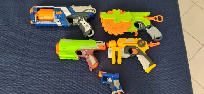 Lote De Lançadores De Dardos Nerf Com Acessórios (Usado)