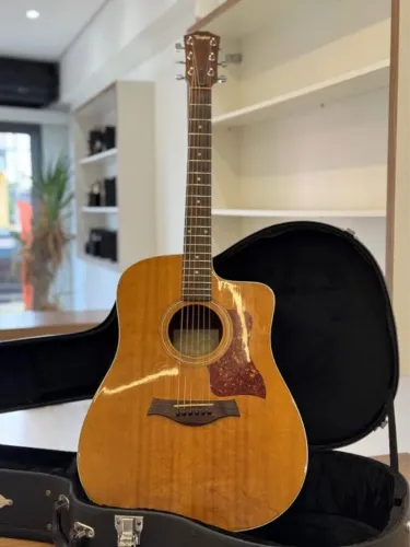 Violão Taylor 210ce + Case original Taylor com certificado (semi novo)
