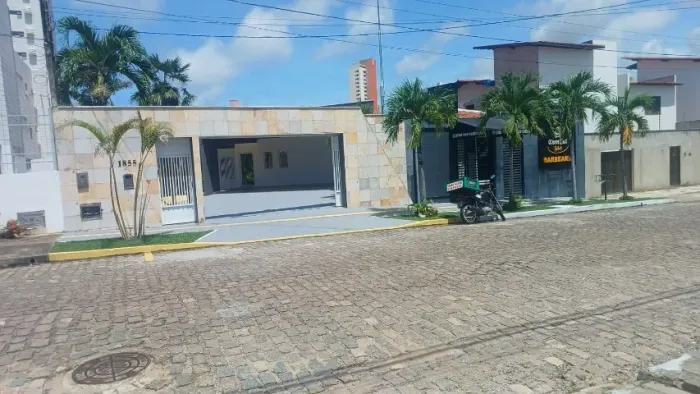 Casa Luxuosa Capim Macio 1000m²