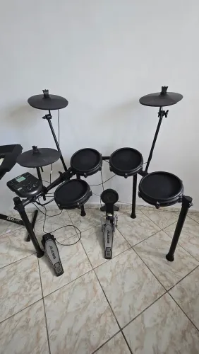 Bateria Eletrônica Alesis Nitro Mesh Kit, completa, usada, funcionando 100%