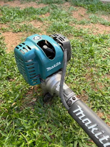 Roçadeira Makita a gasolina 4T PARA REPARO