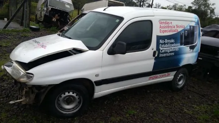 Motor parcial Peugeot Partner 1.6 110cvs gasolina 2009