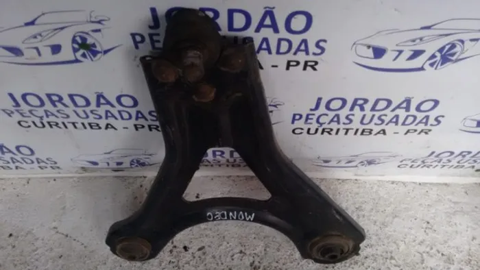 Bandeja Ford Mondeo, esquerdo.