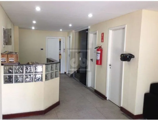 Rocha - Prédio Comercial - Locação - 3 Pavimentos Frente 1267 m²- 4 Vagas de Garagem - JBM