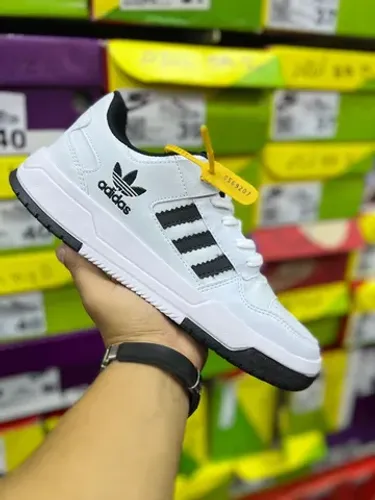 Tênis Adidas