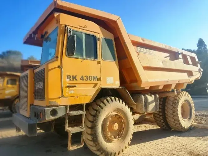 Caminhão Fora de Estrada Randon RK430M, ano 2011