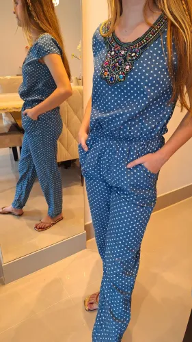 Vendo roupa macacão (M)
