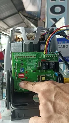 Motores para portão, placas, manutenção e vendas