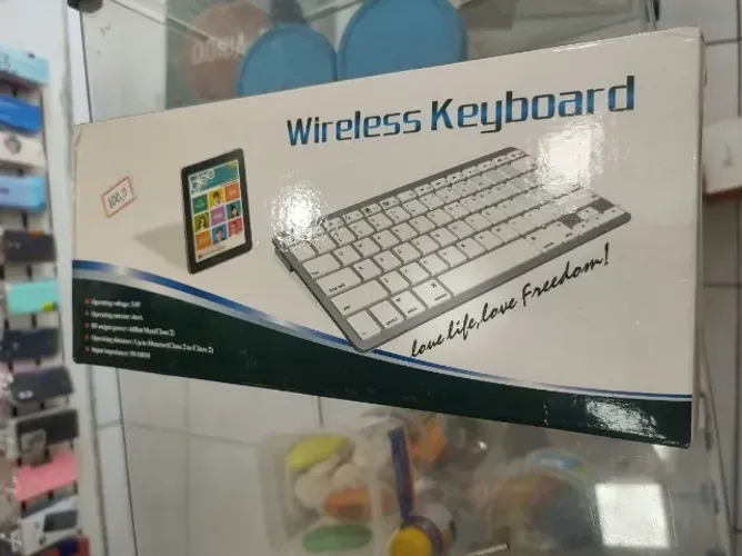 Teclado Keyboard Wireless/ Sem Fio Bluetooth Padrão Apple