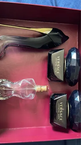 Lote de frascos de perfumes vazios