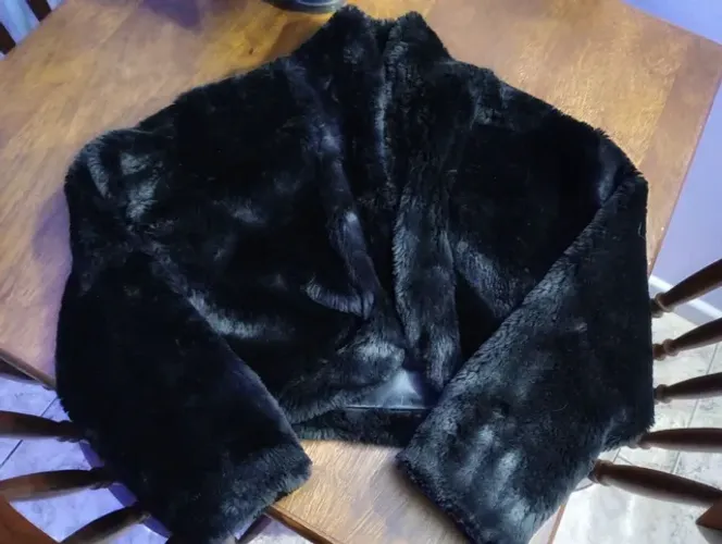 Casaco boleto pelúcia preto