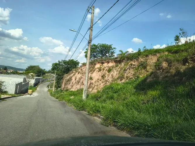 Lote a venda em Sarzedo de 300 m² em aclive
