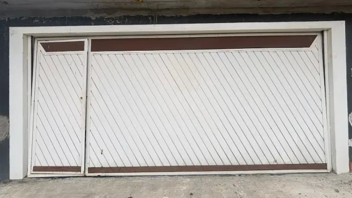 VENDO PORTÃO BASCULANTE 4,50 X 2,10