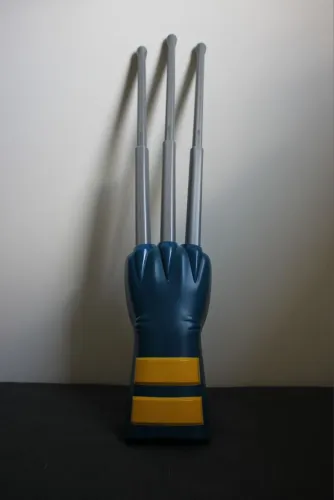 Garra Wolverine | retrátil com som | Hasbro | testada e funcionando | Campinas/SP