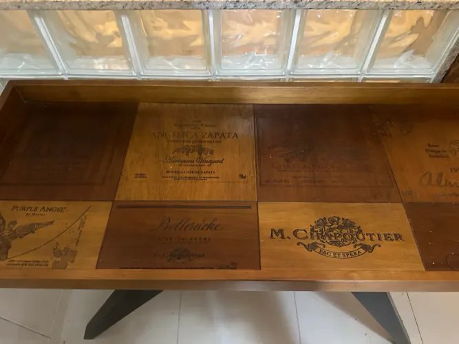 Aparador madeira maciça talhado à mão 