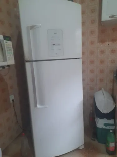 Geladeira frosfree ative.