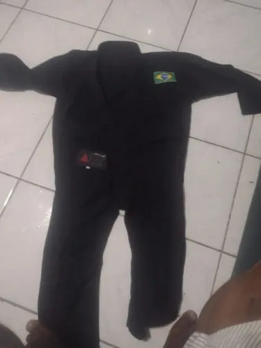 Kimono Jiu-Jitsu Preto com Bandeira do Brasil