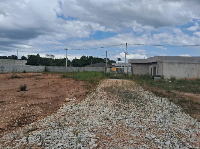 Terreno Plano  Para Construir em Ótima Localização 