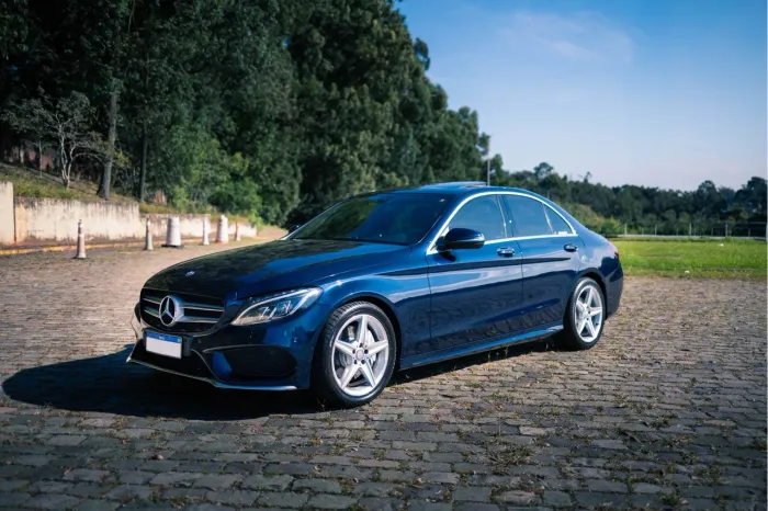 Mercedes Benz C 250 Sport AMG 211CV - Azul sem retoques