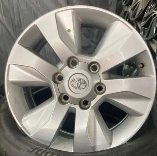 1-Roda Toyota Hilux Sw4 Turbo aro 17 Original Prata (Avulsa)