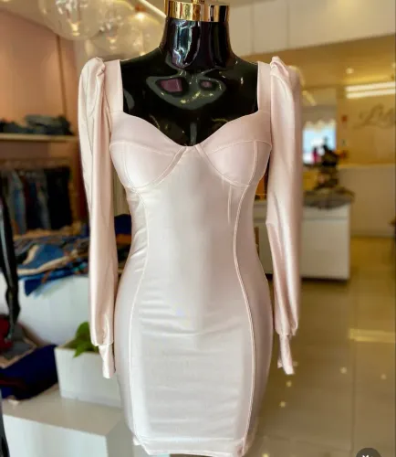 Vestido Champanhe Manga Bufante