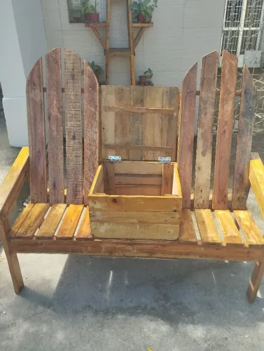 Cadeira dupra com mesinha