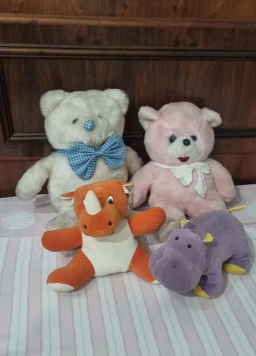 Bonecos Diversos: Ursos e Bichos de Pelucia  - Lote com 4 Peças