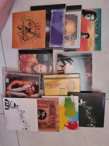Vende-se 1 lote de CD Original
