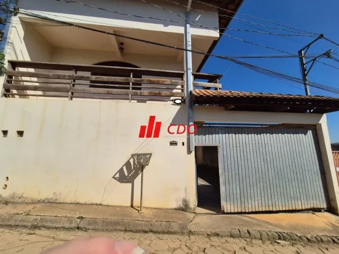 Embú Guaçú - Sobrado com 5 dormitórios, sendo 1 suíte, sala para 3 ambientes,3 banheiros,5