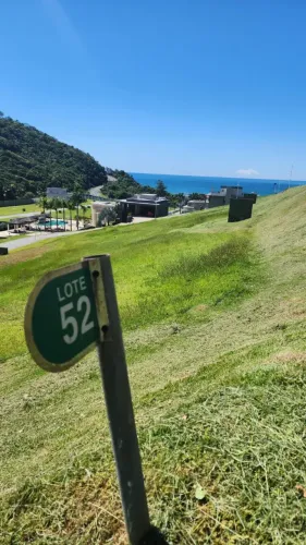 OPORTUNIDADE... Terreno em no Cond. GREEN OCEAN Praia do Estaleirinho com 659 m2