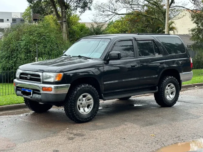 Toyota Hilux SW4 3.0 Turbo Diesel 7 Lugares 