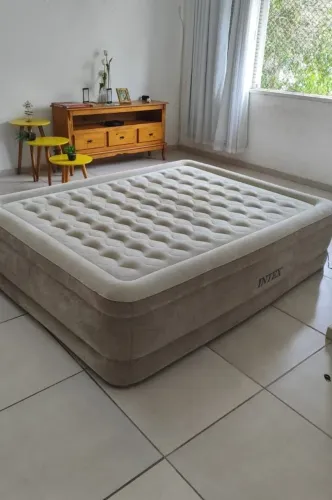 Colchão Inflável - Tamanho Queen - 220v - Bomba embutida