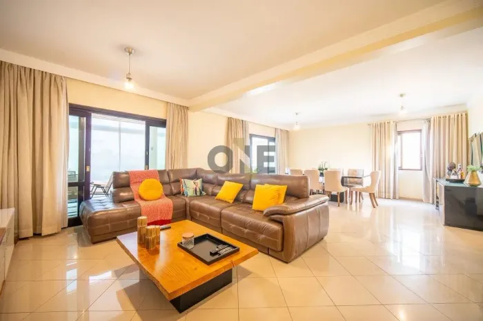 Casa com 6 dormitórios, sendo 4 suítes para venda na região Granja Viana - Cotia - SP