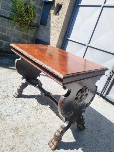Mesa Antiga de madeira maciça  - madeira nobre 
