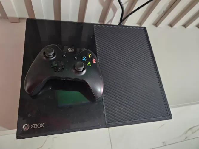Xbox One 500gb jogo digital de brinde 