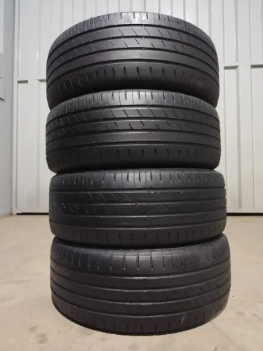 Jogo de Jogo de Pneus 215/55 R18" Goodyear- Aceito Cartão 