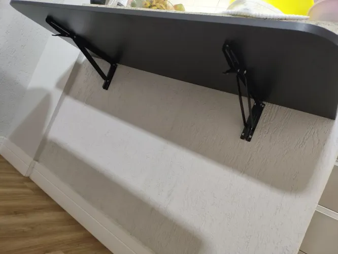 Mesa dobrável pouco tempo de uso