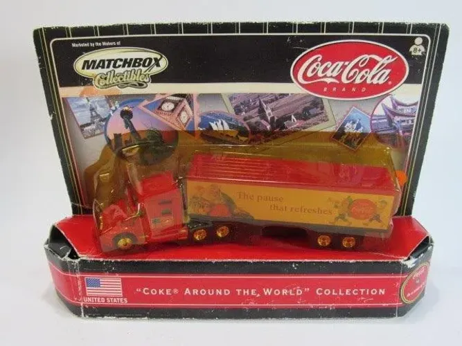 CAMINHÃO DA COCA-COLA AO REDOR DO MUNDO (Estados Unidos). Na embalagem Original com pequen