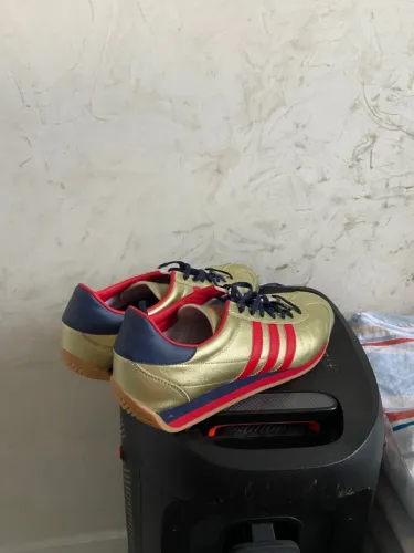 ADIDAS COUNTRY OG.                                                 original nunca usado