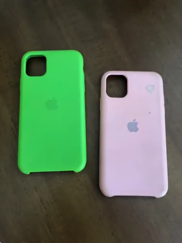 Duas Capas de silicone iPhone 11 !