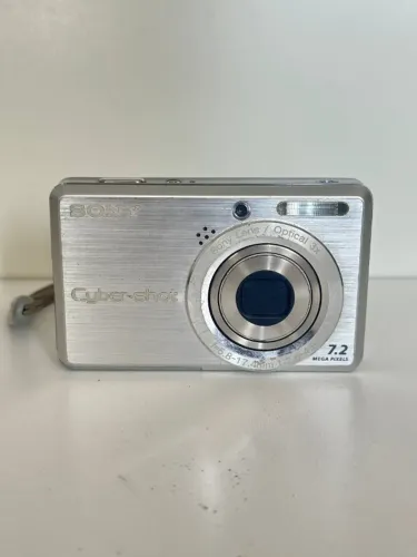 Câmera Digital Sony S750 7.2 MP Prata + Acessórios