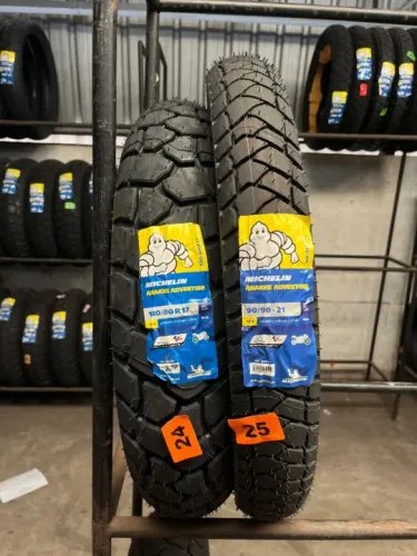 Par de Pneu Michelin Anakee Adventure 130/80-17 e 90/90-21 XT660